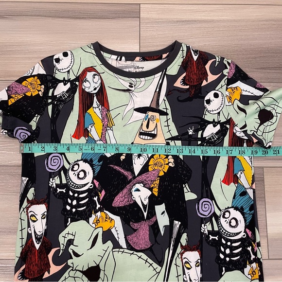 CAKEWORTHY Disney Tim Burton's The Nightmare Before Christmas Tee Size Small - Picture 6 of 15